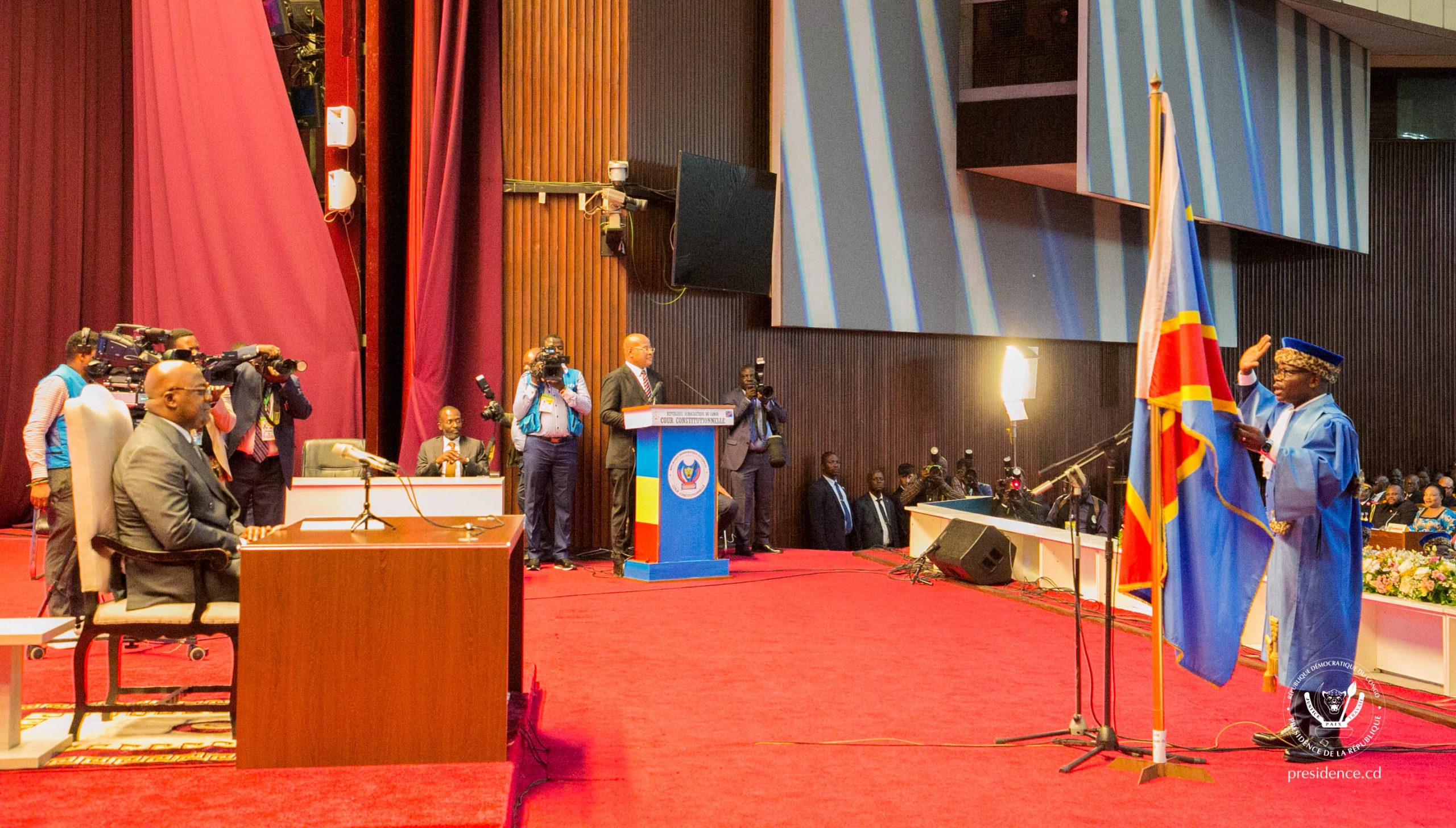 LE CHEF DE L’ÉTAT A PRÉSIDÉ LA CÉRÉMONIE DE PRESTATION DE SERMENT DES NOUVEAUX MEMBRES DE LA COUR CONSTITUTIONNELLE ET DU PROCUREUR GÉNÉRAL PRÈS CETTE COUR