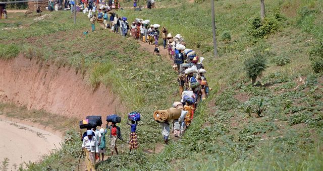 Sud-Kivu : exode massif de villageois à Nyangezi en raison des affrontements entre M23 et Wazalendo
