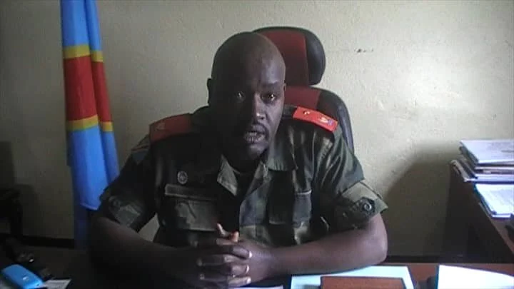 Tensions RDC-Ouganda : Le Général Ychaligonza Répond aux Menaces de Muhoozi Kainerugaba