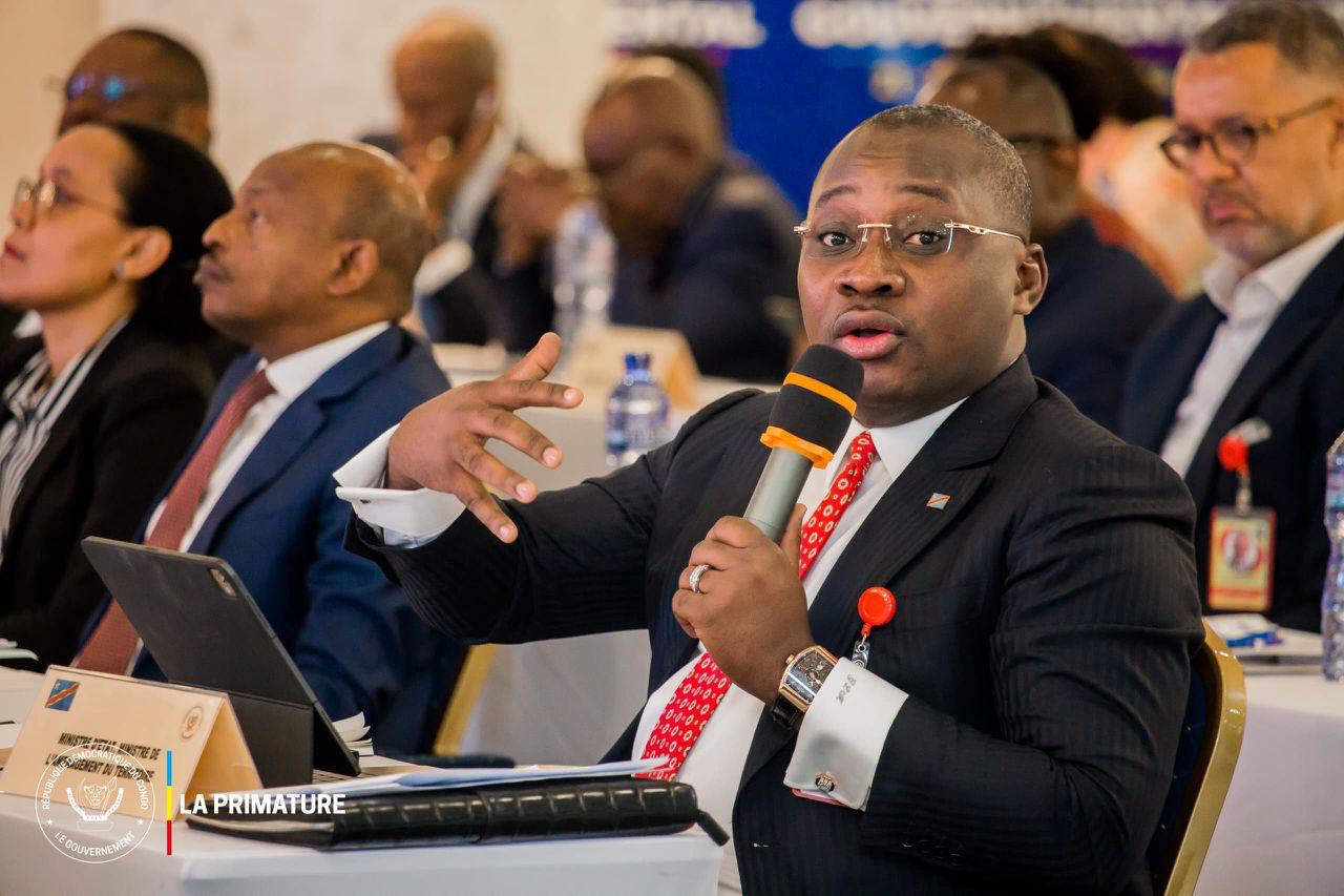 GUY LOANDO MBOYO : LE MEILLEUR MINISTRE DE L’AMÉNAGEMENT DU TERRITOIRE QUE LA RDC N’A JAMAIS EU ?